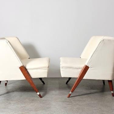 Pair Vintage Mid Century Modern Walnut Lounge Chairs In the Style of Gio Ponti 1950s 