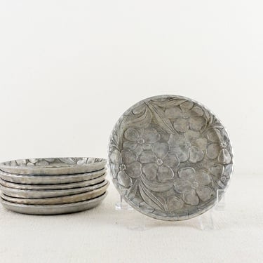 Everlast Forged Aluminum Floral Coaster Set, 7 Silver Metal Round Drink Coasters with Embossed Flowers, Made in USA 