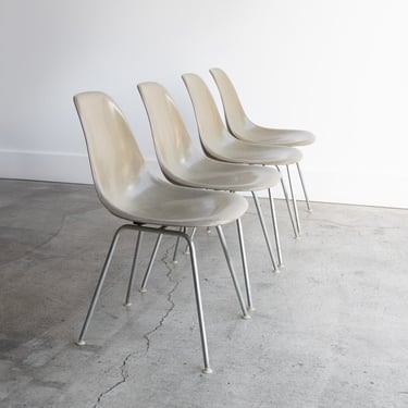 Vintage Eames Dinning Chair Set by Charles Eames for Herman Miller | Set of 4 | Grey/Beige - Circa 1960s 