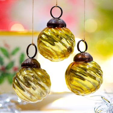 VINTAGE: 5pc Small Thick Mercury Grooved Glass Ornaments - Mid Weight Kugel Style Christmas Ornaments - Feather Tree - SKU 3-C2-00031412 