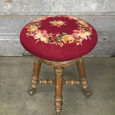 Antique Clawfoot Piano Stool (Seattle)