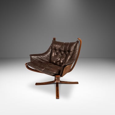 Rare Mid-Century Modern Winged Falcon Chair in Original Leather by Sigurd Ressel for Vatne Møbler, Norway, c. 1970's 