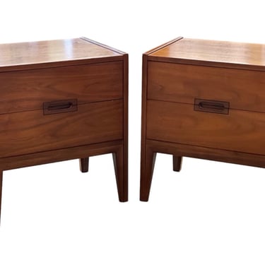 Free Shipping Within Continental US - Vintage Mid Century Modern Accent Table Dovetail Drawers 