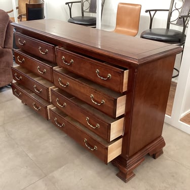 Drexel Hertitage Dresser w/Mirror