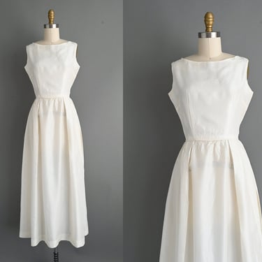 1960s vintage dress | Classic White Wedding Dress | XS | 