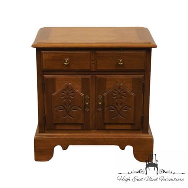 BROYHILL FURNITURE Penn Colony Collection Solid Walnut Early American 24" Cabinet Nightstand 2600-91 