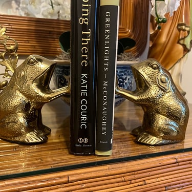 Pair of vintage solid brass frog bookends 