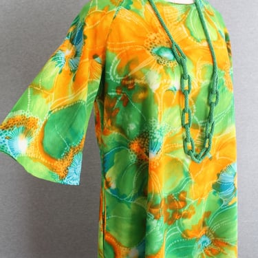 Royal Hawiian - Bell Sleeve - Mumu - Tropical -  Luau Dress - Tiki -  Estimated size M/L 