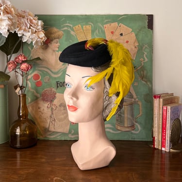 Vintage 1940s rare chartreuse feather bird topper fascinator hat 