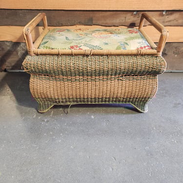 Vintage Wicker Chest with Handles 27.5 x 19 x 17
