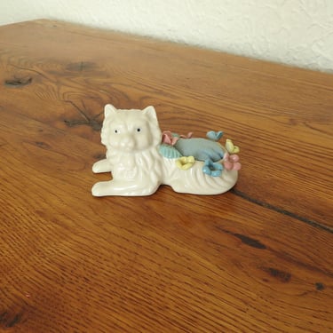 Vintage Porcelain Cat Pincushion 