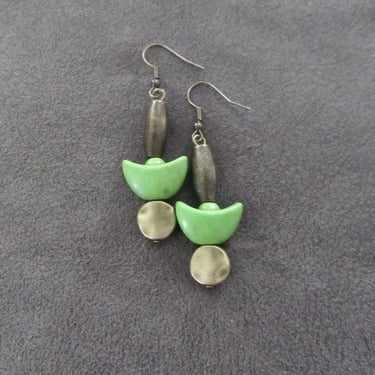 Unique green howlite and bronze earrings 