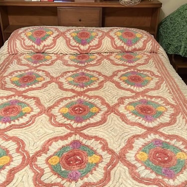 vintage chenille bedspread 1950s pink and cream full size spread 