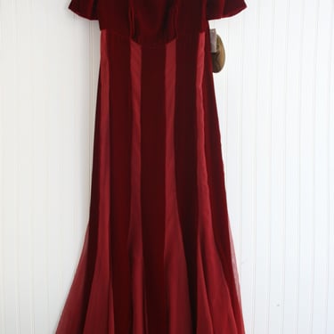 RED - by Waters and Waters - Velvet and Chiffon - Cocktail Gown - Formal - Marked size 14 