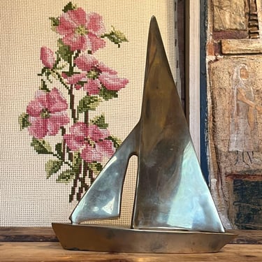 Free shipping within continental US - Vintage Decorative Collectible Gold-toned Sail Boat Sculpture. (Online purchase only) 