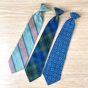Blue clip on neckties - set of 3 - 1970s vintage 