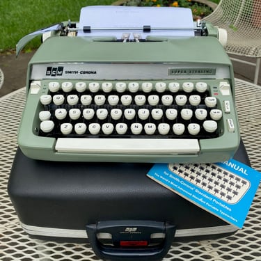 Vintage Smith Corona Green Super Silent Manual Portable Typewriter With Case 