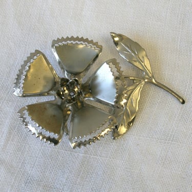 1960s Silver Metal Flower Brooch 
