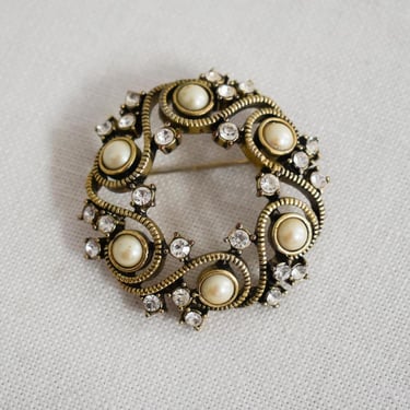 1980s/90s Monet Circle Faux Pearl Brooch 