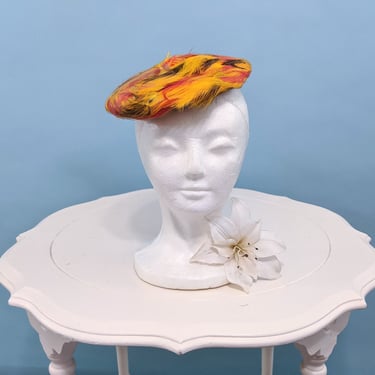 Vintage 1950s Colorful Feather Tilt Hat, Vintage 50s Flat Beret Hat 