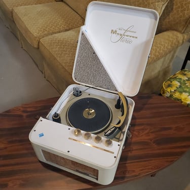 Vintage Magnavox Stereo Phonograph