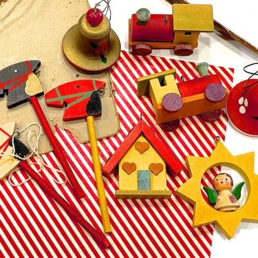 VINTAGE: 10pcs - Small Wooden Ornaments - Mat Color - Train, House, Bell, Horse - Holiday, Christmas - SKU Tub-28-00034527 
