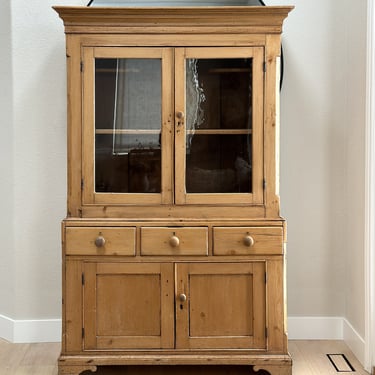 Antique English Pine Hutch/Cabinet 