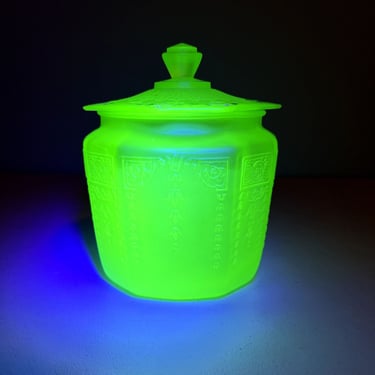 Vintage Anchor Hocking Princess Green Frosted Cookie Jar Uranium Glass Painted 