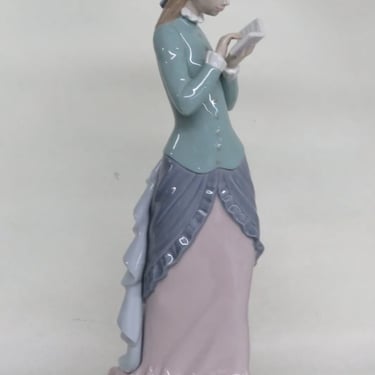 Lladro Girl Reading Porcelain Figurine 5000 Lady Reading a Book 3086B