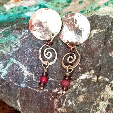 Hammered Sterling & Red Glass Earrings~Vintage Earrings Silver Discs with Swirls 
