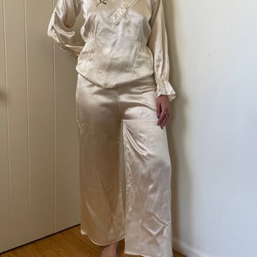 1940s Souvenir Set with Peonies White Rayon Pajamas size Small 
