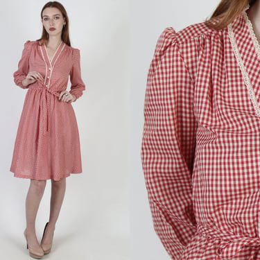 Checkered Picnic Dress With Matching Waist Tie, Vintage 1970's Cute Full Skirt Tablecloth Dress 