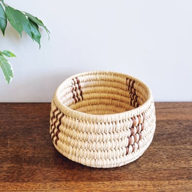 Vintage Hand-Woven Natural Grass Basket 