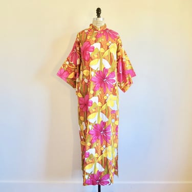 1960's Mod Style Pink and Yellow Floral Print Hawaiian Long Caftan Mandarin Collar Butterfly Sleeves Retro Hawaii Resort Luau Alice Medium 
