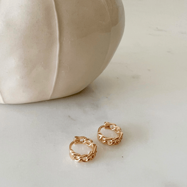 Dainty Gold Chain Huggie Earrings