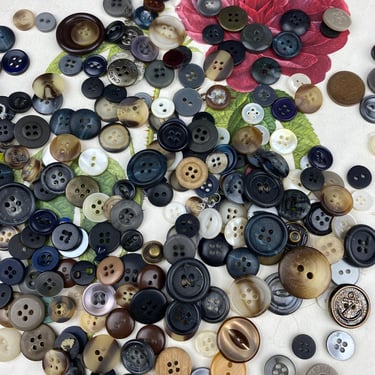 Assortment Mixed Colorful Plastic Buttons 100+ 