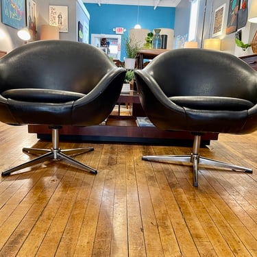 Pair of Overman Pod Swivel Chairs in Black-1960s
