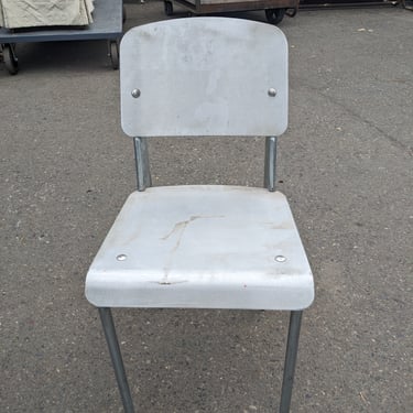 Metal chair 15.5 x 32.25 x 15