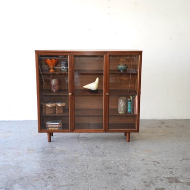 1960s Mid Century Modern Basic Witz Bookcase Display Cabinet 