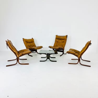 Set of Mid-Century Norwegian Siesta lounge chairs and coffee table by Ingmar Relling for Westnofa 1960s 