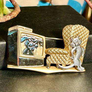 Vintage Cat And Dog TV Television Brooch 3D Figural Pin AJC Fashion Jewelry 