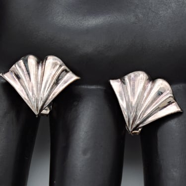 Dainty 70's sterling leafy fan studs, lightweight 925 silver triangular shell earrings 