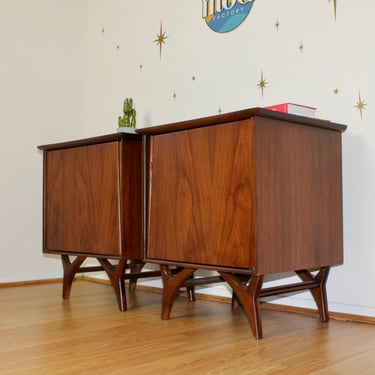 Pair of American Modernist Walnut Nightstands