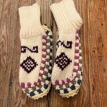Berkley Knit Slipper Sock Ivory Pattern Sample