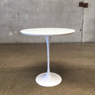 Quality Knoll Style White Tulip End Table