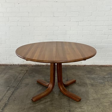 Danish Modern Dining Table with Sculpted Legs 