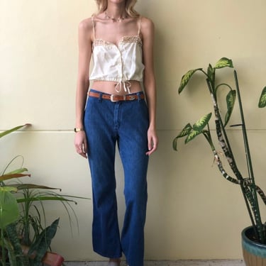 Vintage Wrangler Jeans / 1970's 1980's Low Rise Jeans / Western Cowgirl Cowboy Jeans / Blue Bell Jeans /Hipster Mom Jeans /Medium Wash Jeans 