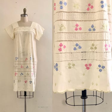 vintage 70's cream embroidered dress  // lounge dress kaftan // muu muu 