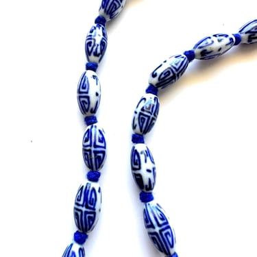 Vintage 1940s Old Chinese Export Beaded Porcelain Necklace Blue White Knotted Asian Jewelry 