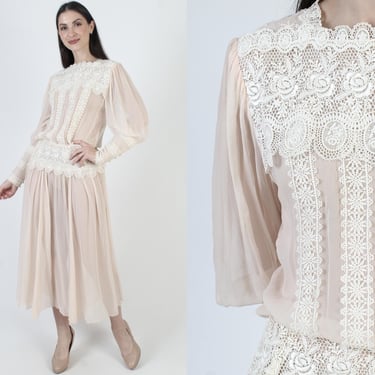 Jessica McClintock Dress, Beige Chiffon Gown, Victorian Gunne Sax, White Crochet Lace 